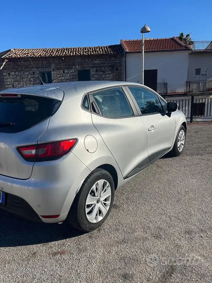 Usata Renault Clio IV 75 CV (55 kW) 2019 Grigio Berlina