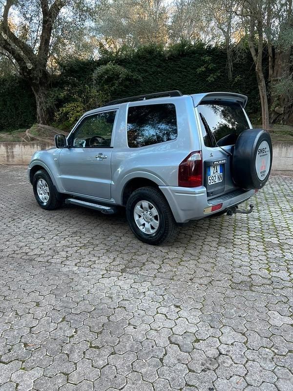 Usata Mitsubishi Pajero 160 CV (117 kW) 2004 Grigio SUV