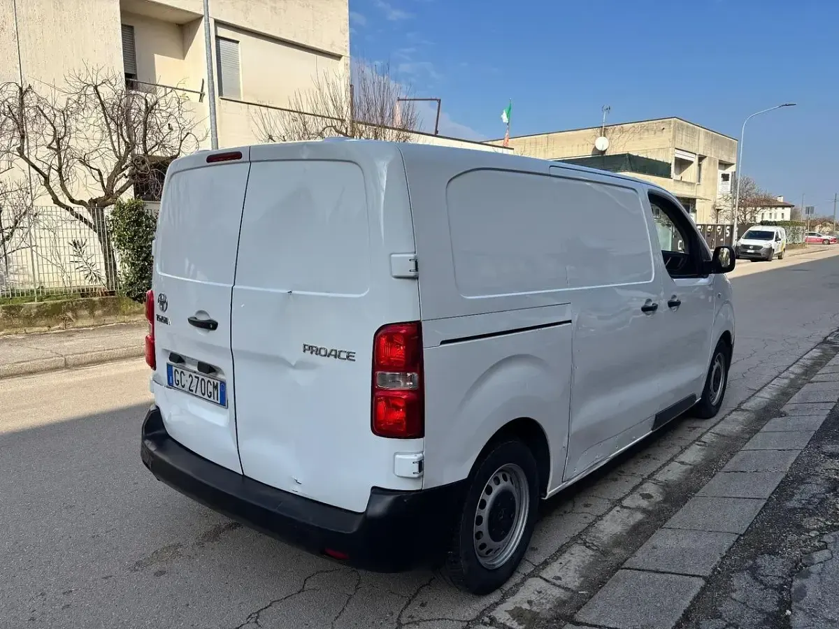 Usata Toyota Proace 119 CV (87 kW) 2020 Bianco Monovolume