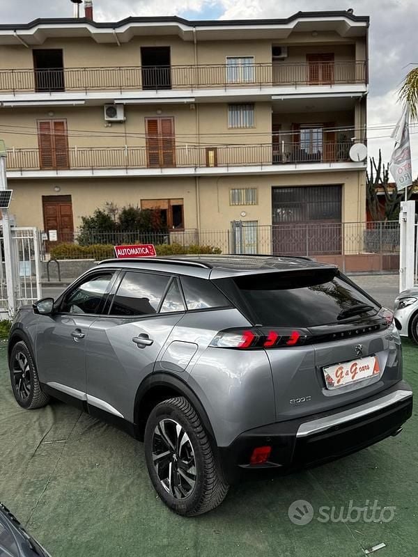 Usata Peugeot 2008 Allure 131 CV (96 kW) 2022 Grigio SUV