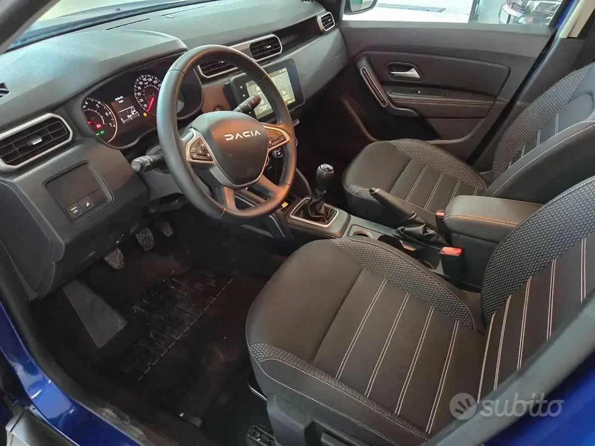 Usata Dacia Duster Journey 101 CV (74 kW) 2023 Blu SUV