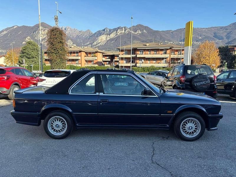 Usata BMW 318 Cabriolet 116 CV (85 kW) 1988 Blu/azzurro Cabrio