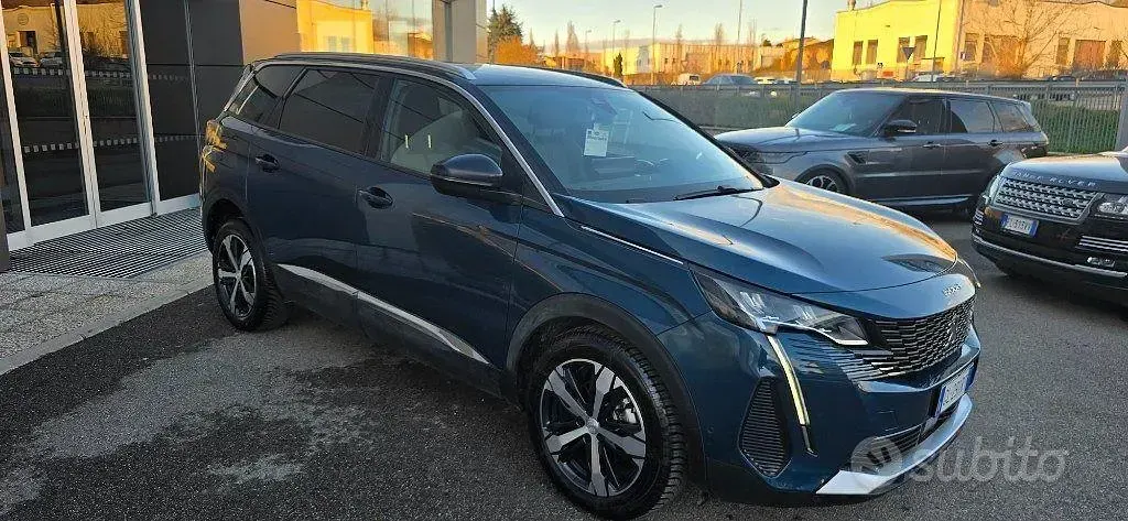 Usata Peugeot 5008 S 131 CV (96 kW) 2023 Blu SUV