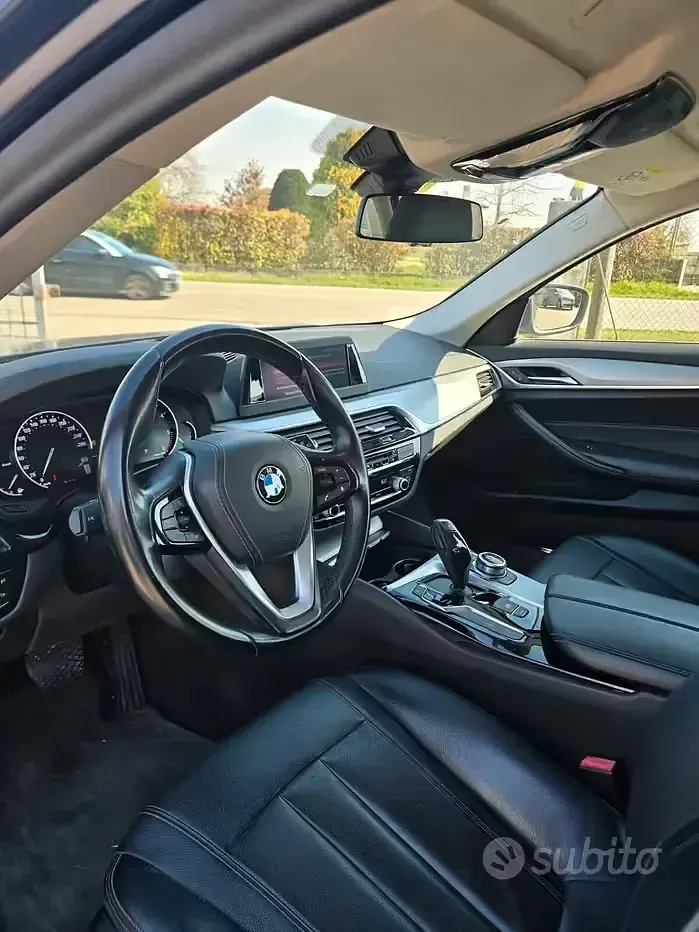 Usata BMW 520 Luxury Line 190 CV (139 kW) 2018 Blu Station wagon