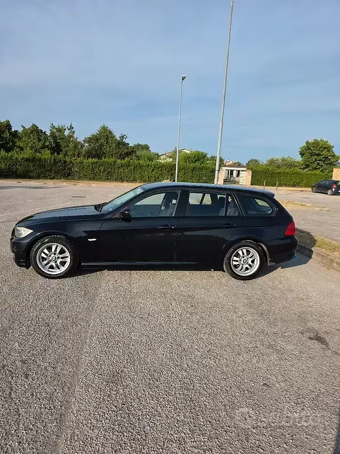 Usata BMW 318 Efficient Dynamics 143 CV (105 kW) 2009 Nero Station wagon