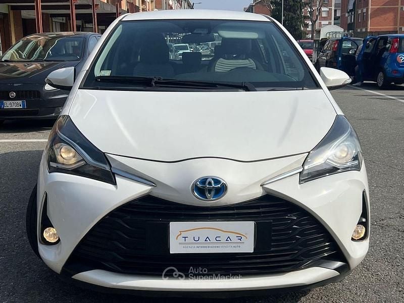 Usata Toyota Yaris Hybrid Active 101 CV (74 kW) 2018 Bianco Berlina