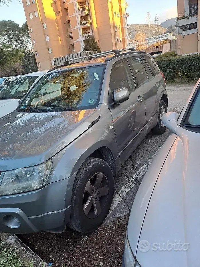 Usata Suzuki Vitara 96 CV (70 kW) 2005 Grigio SUV