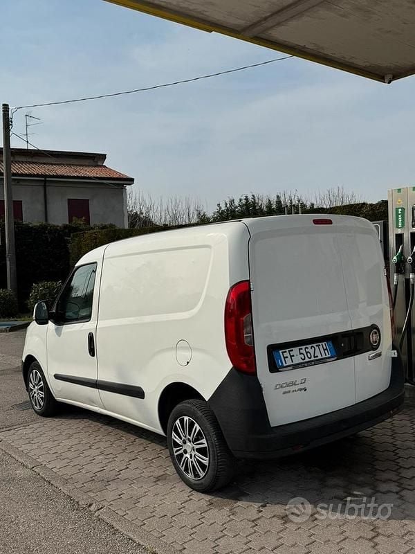 Usata Fiat Doblò 95 CV (69 kW) 2016 Bianco Monovolume
