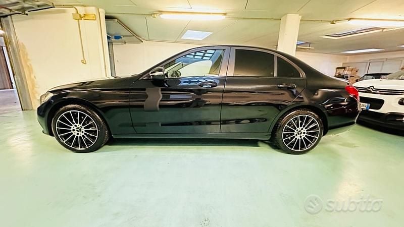 Usata Mercedes C180 Premium 116 CV (85 kW) 2016 Nero Berlina