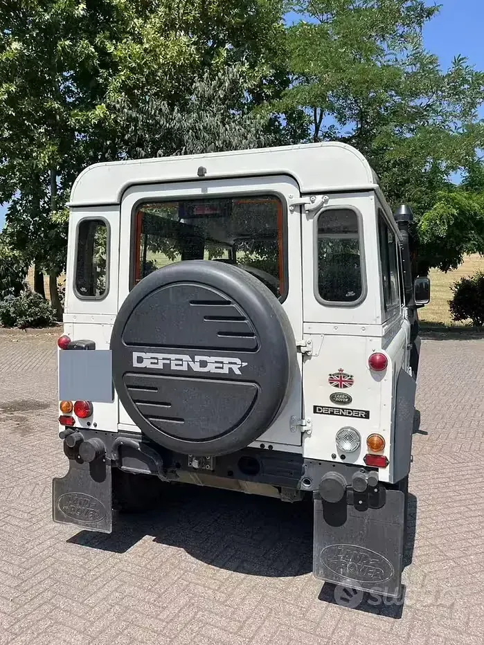Usata Land Rover Defender 122 CV (89 kW) 2004 Station wagon