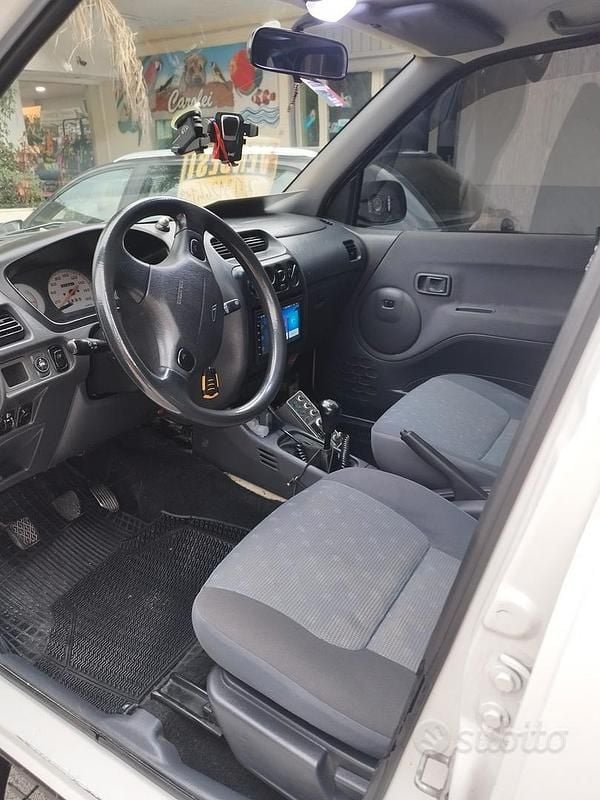 Usata Daihatsu Terios 2005 Bianco SUV