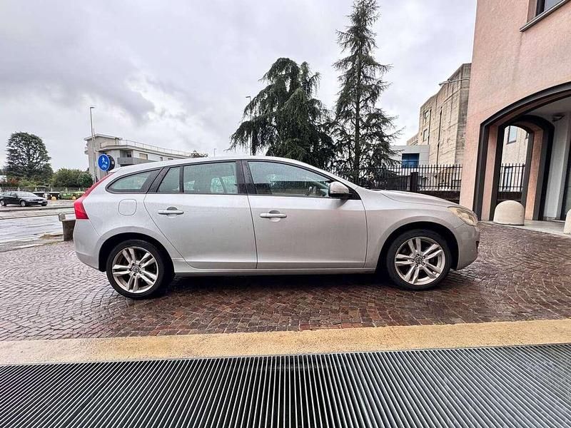 Usata Volvo V60 Summum 163 CV (119 kW) 2011 Argento Station wagon