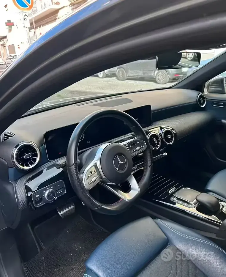 Begagnad Mercedes A180 136 HK (100 kW) 2021 Grå Sedan