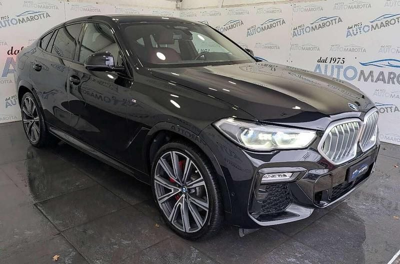 Usata BMW X6 M Sport 333 CV (244 kW) 2021 Black sapphire metallizzato SUV