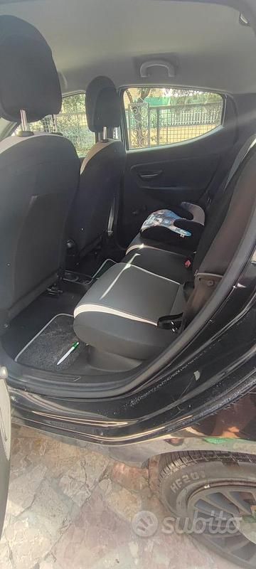 Usata Lancia Ypsilon 84 CV (61 kW) 2014 Nero Utilitaria