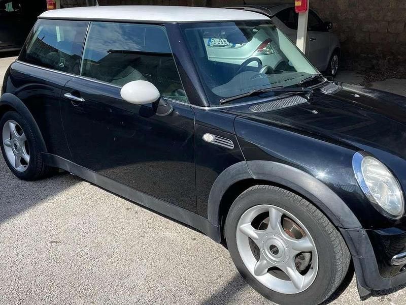 Usata Mini Cooper 116 CV (85 kW) 2002 Nero Utilitaria
