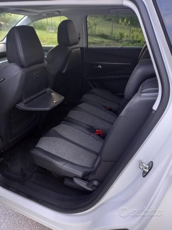 Usata Peugeot 5008 Business-Line 131 CV (96 kW) 2019 Bianco Monovolume