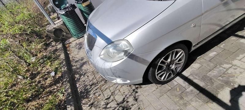 Usata Lancia Ypsilon 105 CV (77 kW) 2007 Utilitaria