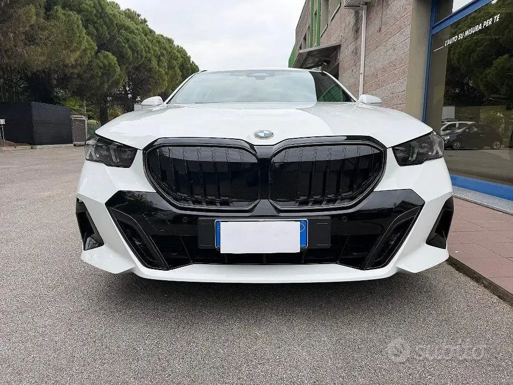Usata BMW 520 M Sport 197 CV (144 kW) 2025 Bianco Station wagon