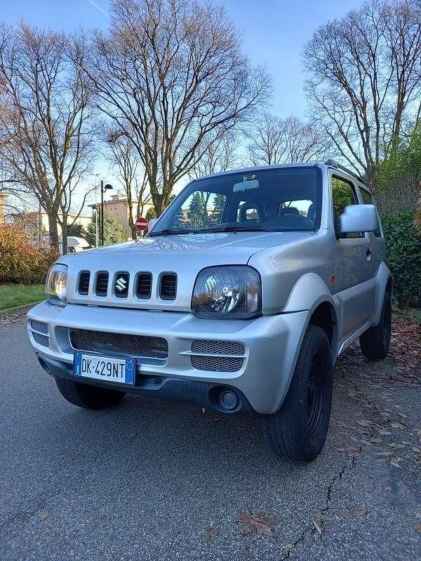 Grigio Usata 2007 Suzuki Jimny SUV | 8500 € (Buon prezzo) - Immagine 1/4