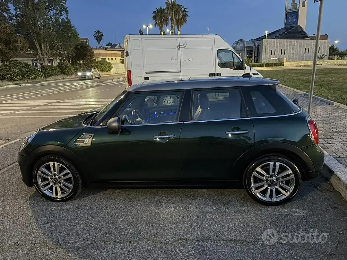 Usata Mini Cooper 116 CV (85 kW) 2016 Verde Utilitaria