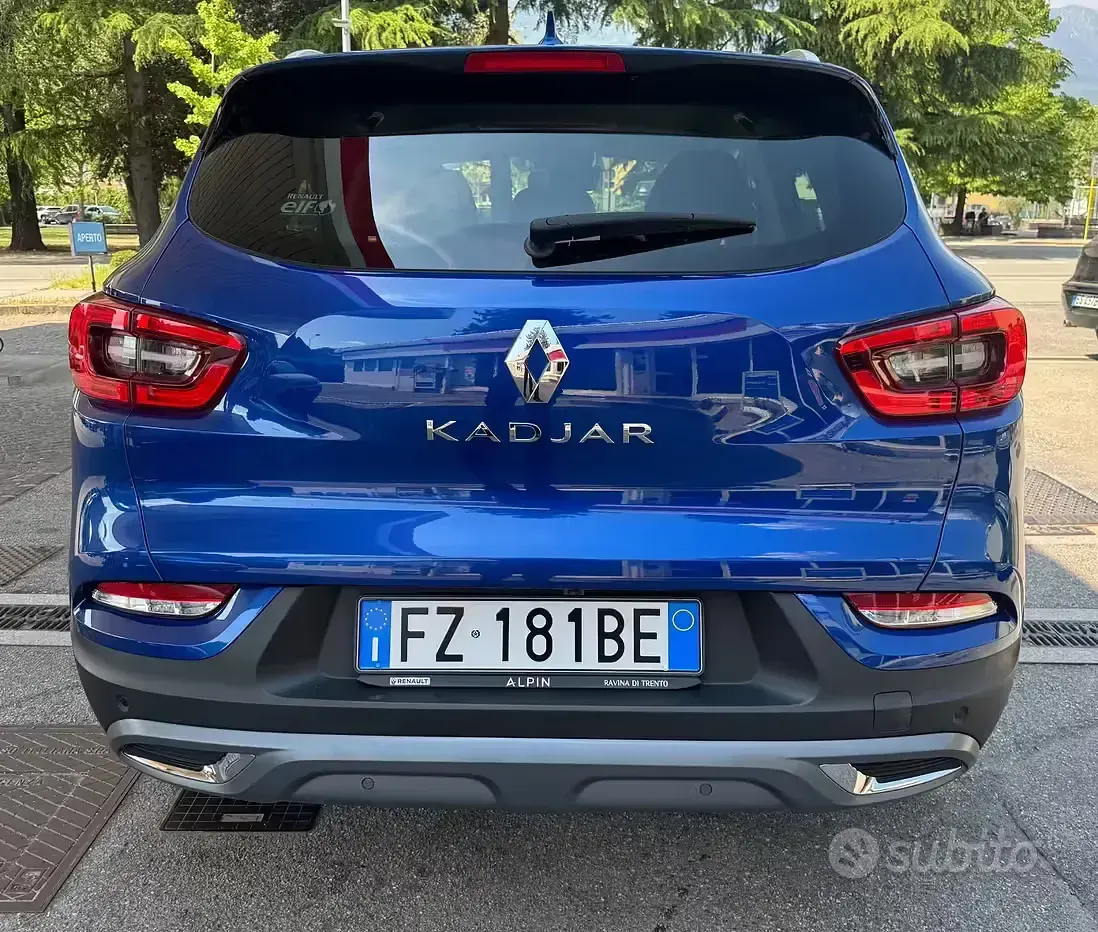 Usado Renault Kadjar Black Edition 140 CV (102 kW) 2020 Azul SUV