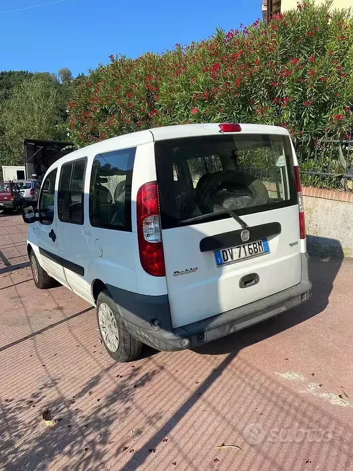 Usata Fiat Doblò Active 103 CV (75 kW) 2009 Bianco Monovolume