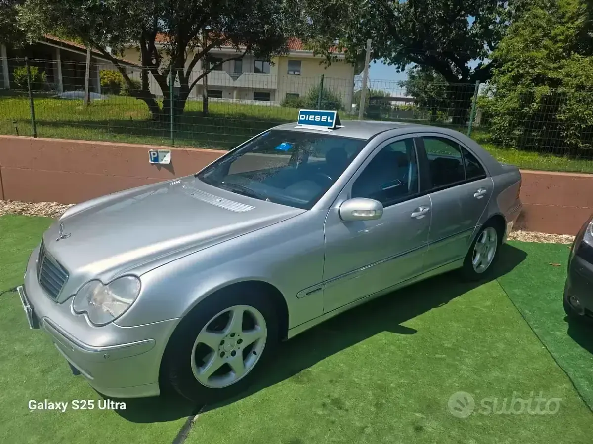 Usata Mercedes C220 Elegance 143 CV (105 kW) 2001 Grigio Berlina