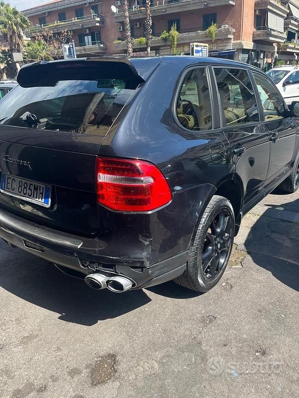 Usata Porsche Cayenne 239 CV (175 kW) 2010 Nero SUV