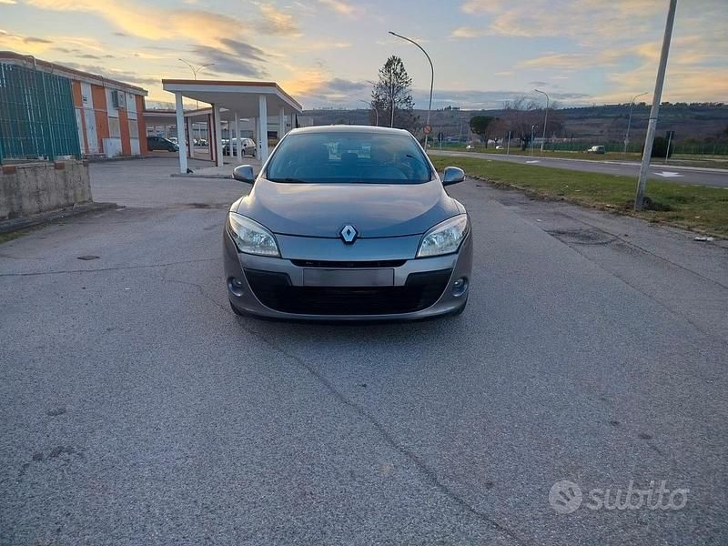 Brugt Renault Mégane 90 HK (66 kW) 2010 Grå Sedan