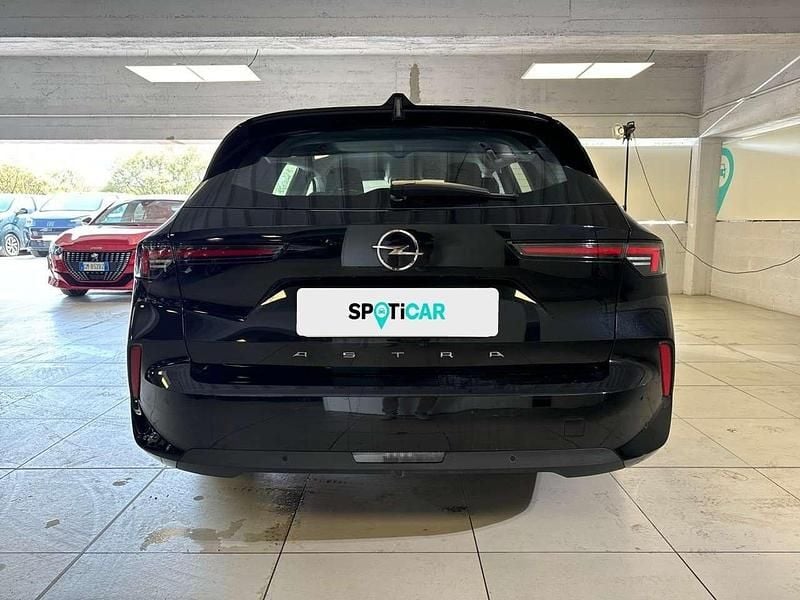Usata Opel Astra Edition 110 CV (80 kW) 2024 Nero Utilitaria