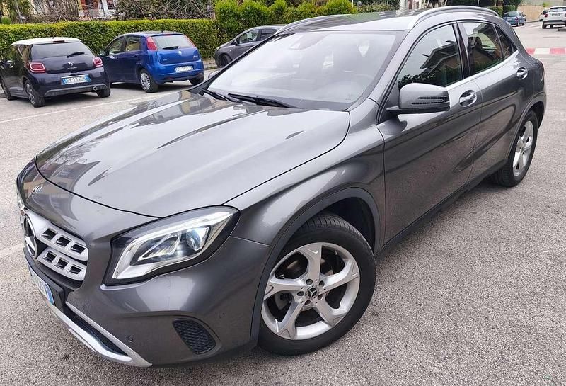 Usata Mercedes GLA200 136 CV (100 kW) 2018 SUV