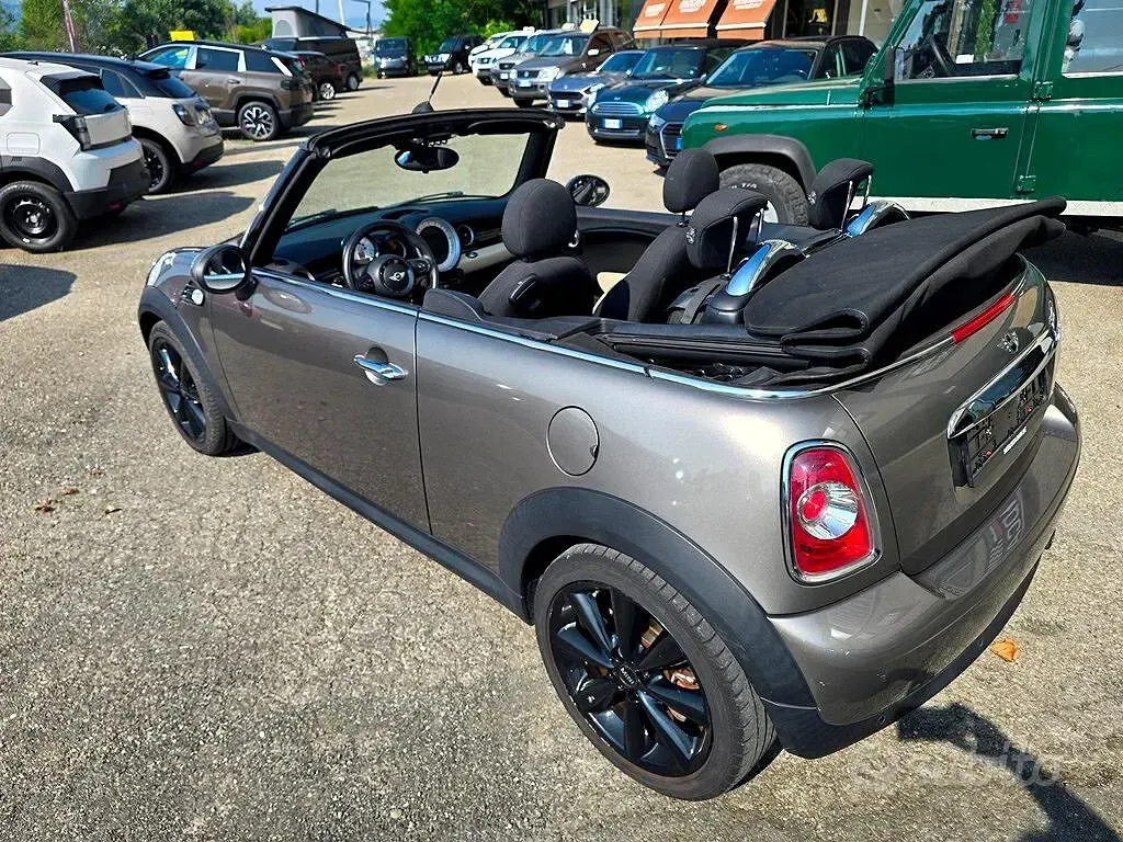 Usata Mini Cooper Cabriolet 122 CV (89 kW) 2013 Marrone Cabrio