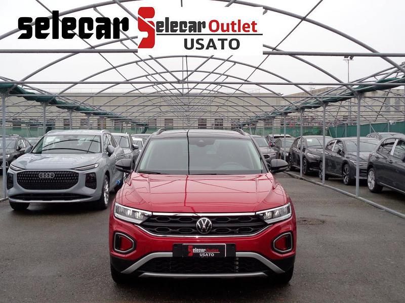 Usata VW T-Roc Life 150 CV (110 kW) 2023 Rosso/tetto nero SUV