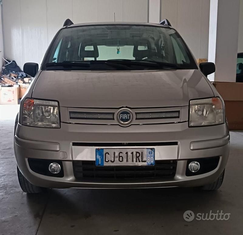 Usata Fiat Panda Dynamic 60 CV (44 kW) 2003 Grigio Utilitaria