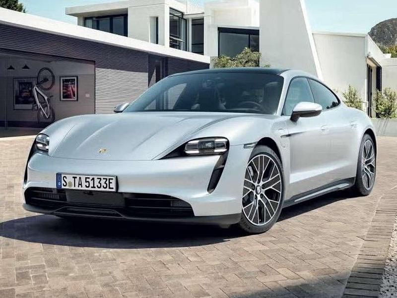Usata Porsche Taycan 139 kW (190 CV) 2023 Argento Berlina