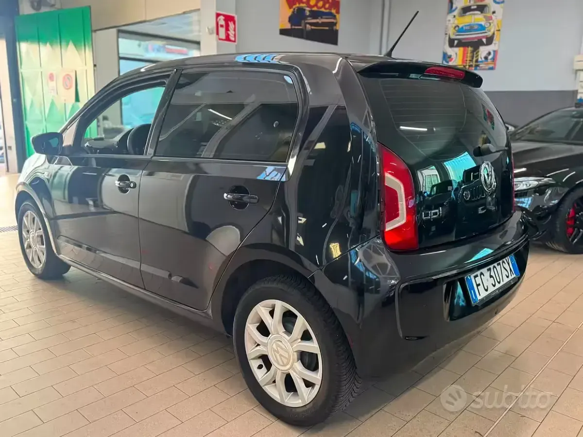 Usata VW up! 60 CV (44 kW) 2016 Nero Utilitaria