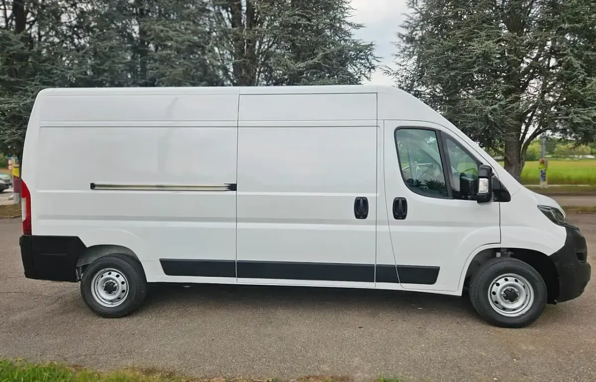 Usata Fiat Ducato 140 CV (102 kW) 2023 Bianco Furgone