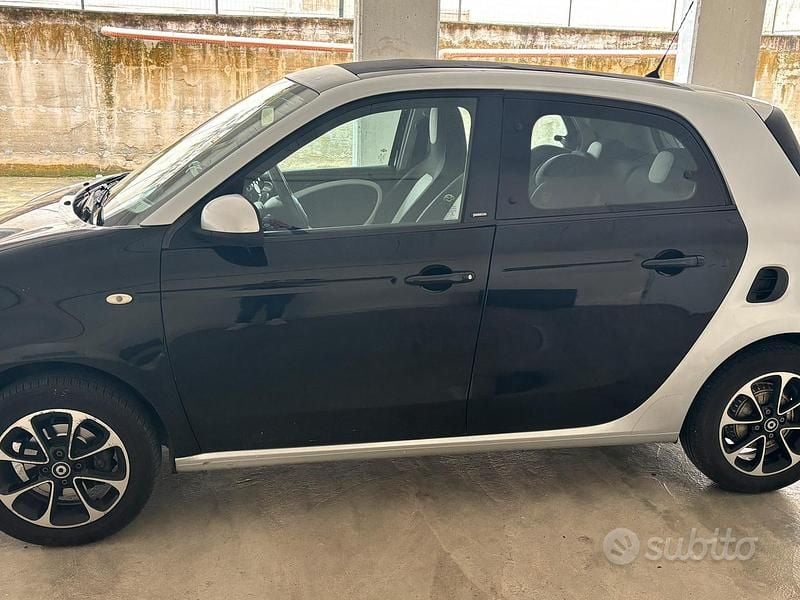 Usata Smart ForFour Passion 71 CV (52 kW) 2015 Nero Utilitaria