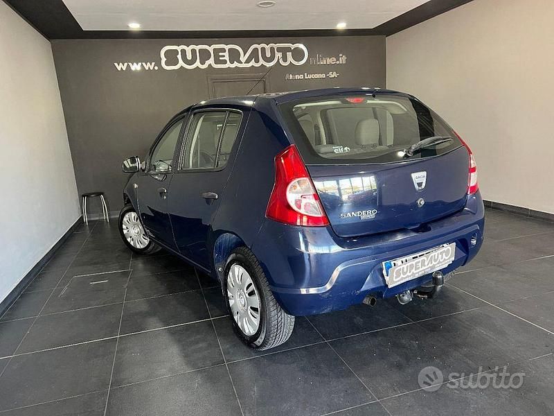 Usata Dacia Sandero 75 CV (55 kW) 2011 Blu Berlina