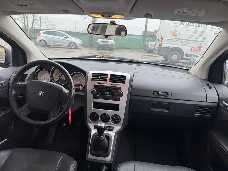 Usata Dodge Caliber SXT 140 CV (102 kW) 2010 Argento Utilitaria