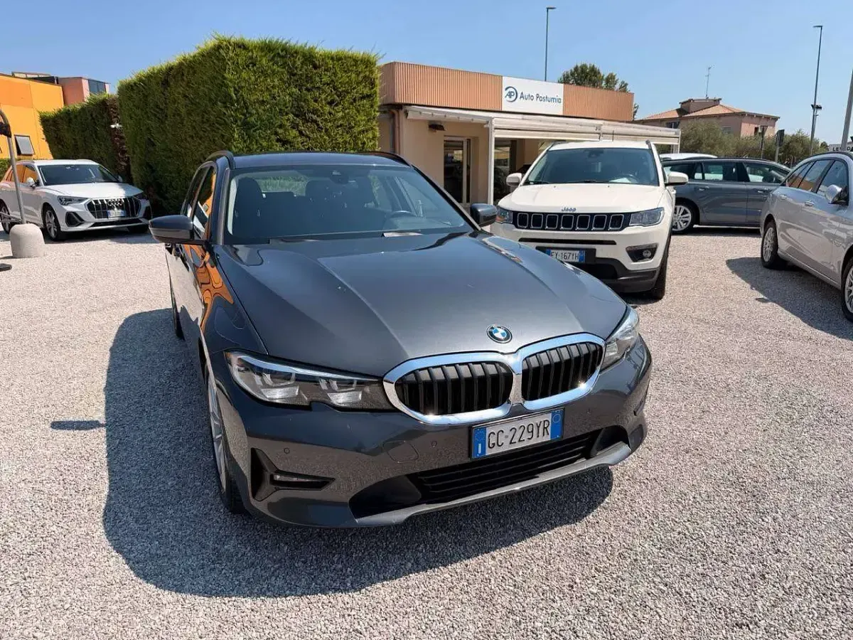 Usata BMW 320 Advantage 190 CV (139 kW) 2020 Grigio mediterranean Station wagon