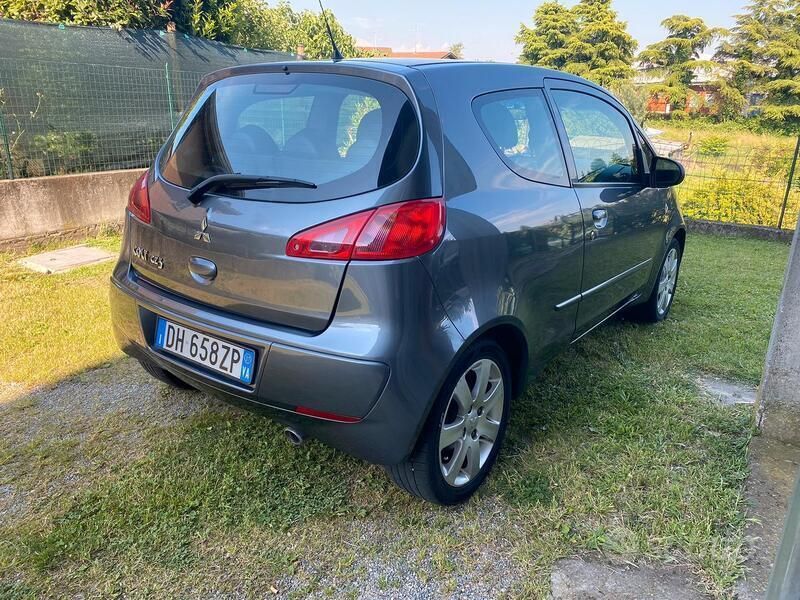 Usata Mitsubishi Colt 95 CV (69 kW) 2007 Grigio Utilitaria