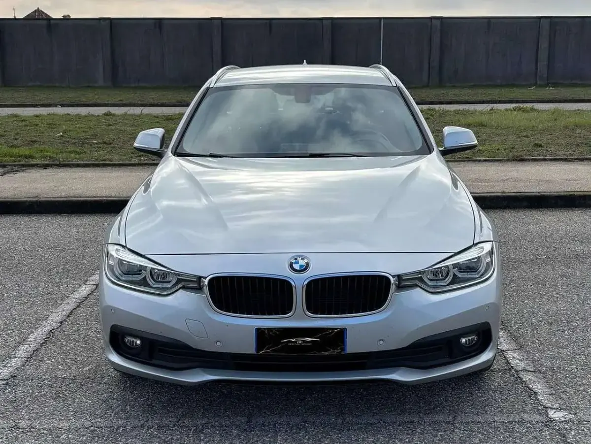 Usata BMW 318 150 CV (110 kW) 2019 Argento Station wagon