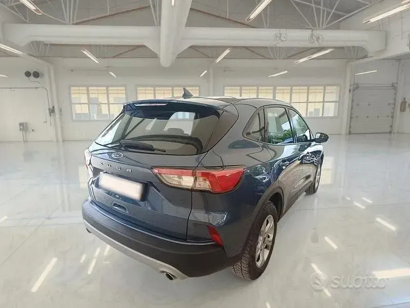 Usata Ford Kuga 120 CV (88 kW) 2022 Blu SUV