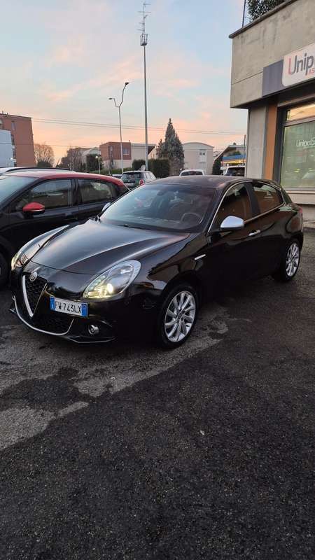 Usata 2019 Alfa Romeo Giulietta Super Due volumi | 10.000 € (Super prezzo) - Immagine 1/4
