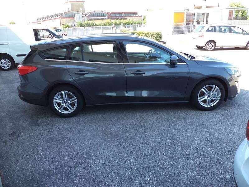 Usata Ford Focus Business Edition 120 CV (88 kW) 2022 Grigio Station wagon
