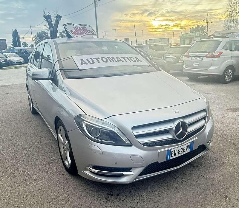 Usata Mercedes B180 Premium 109 CV (80 kW) 2014 Argento Utilitaria