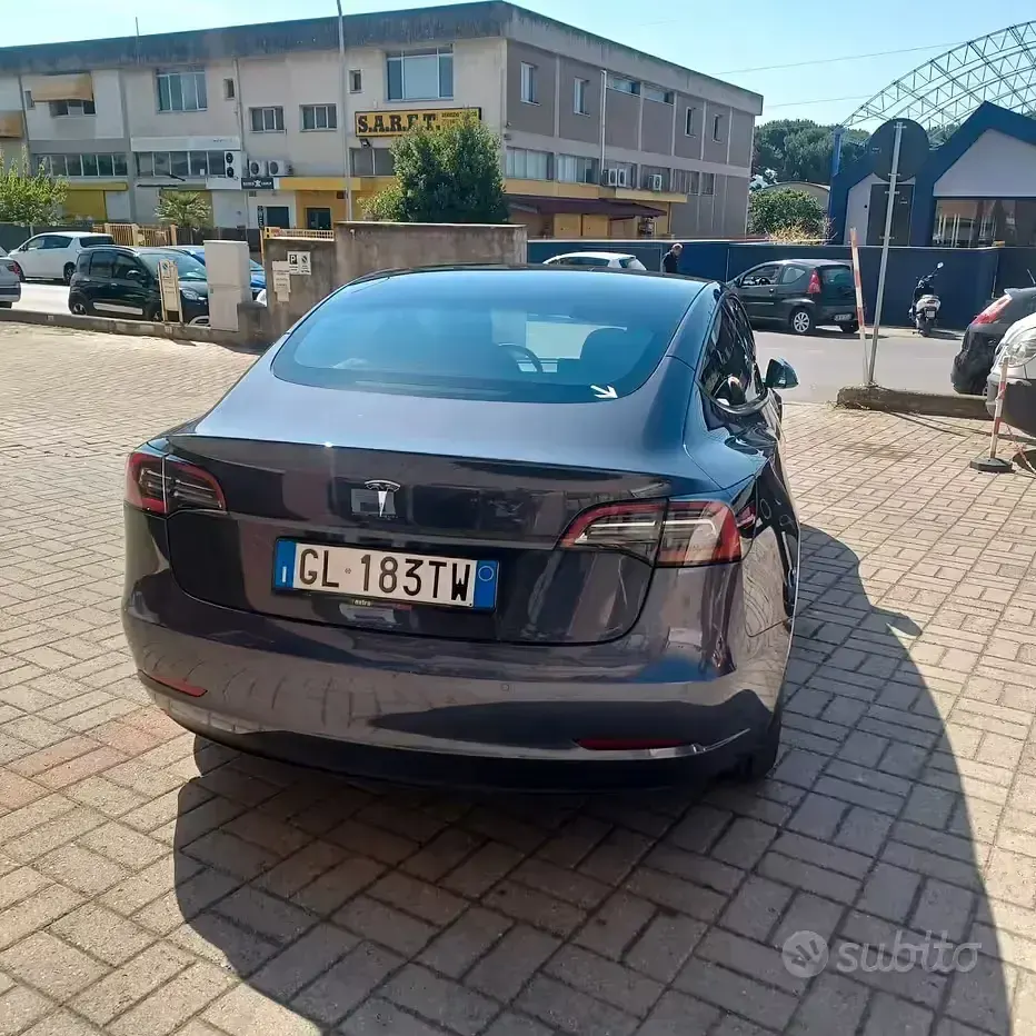 Usata Tesla Model 3 152 kW (208 CV) 2022 Grigio Berlina
