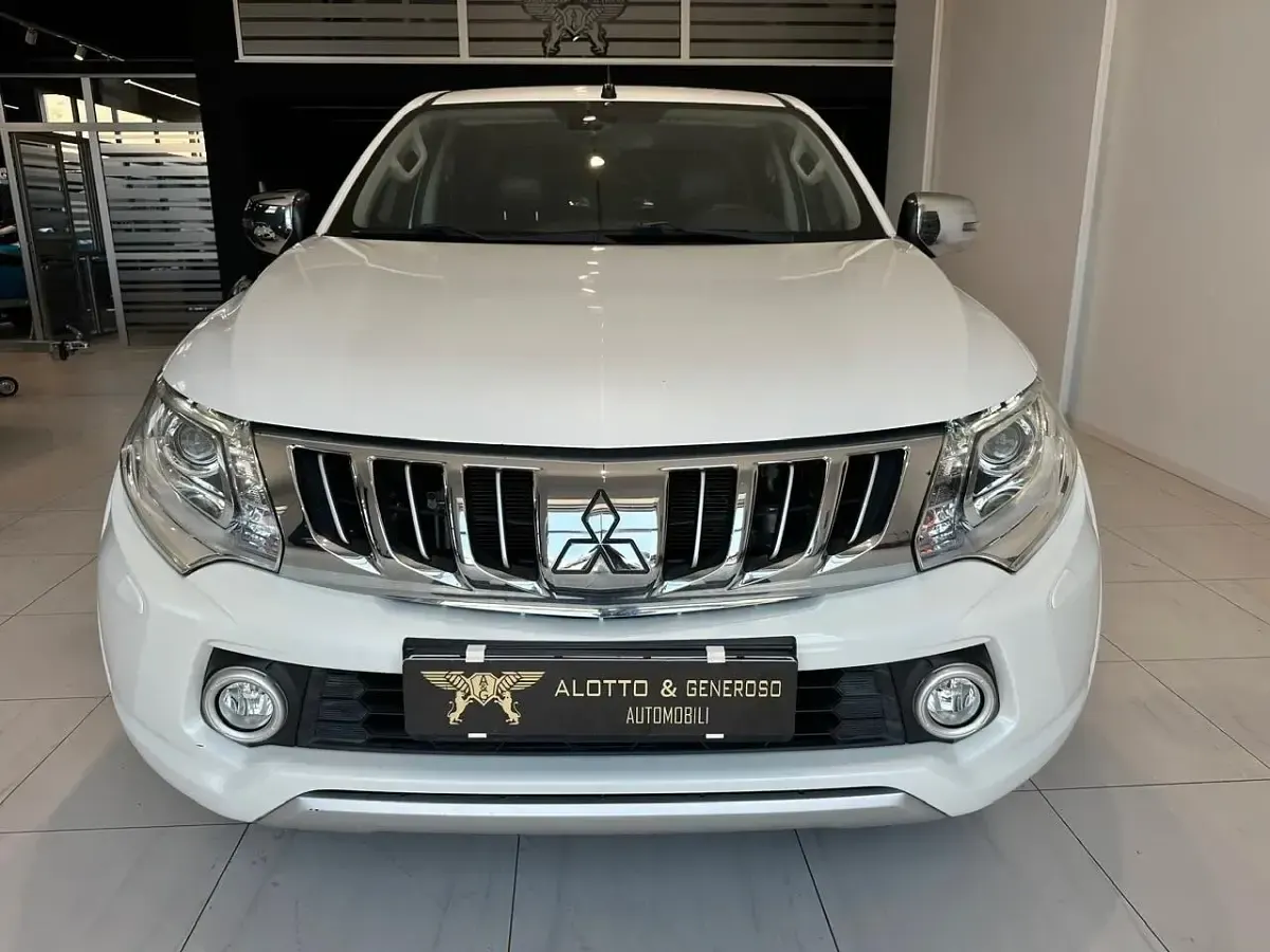 Usata Mitsubishi L200 Intense 180 CV (132 kW) 2016 Bianco Pick-up
